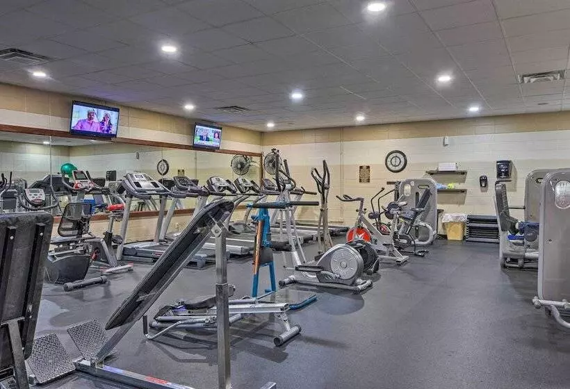 Dreamy Ellijay Resort Cabin W/ Game Room & Decks!