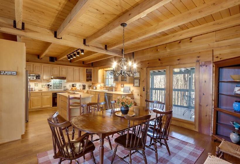 Family Friendly Jasper Cabin With Deck!
