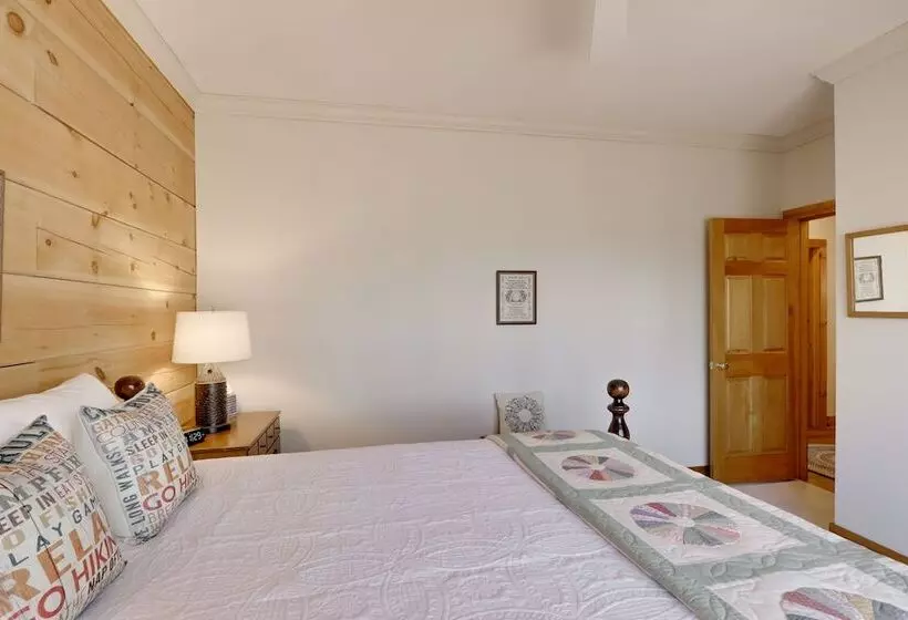 Family Friendly Jasper Cabin With Deck!