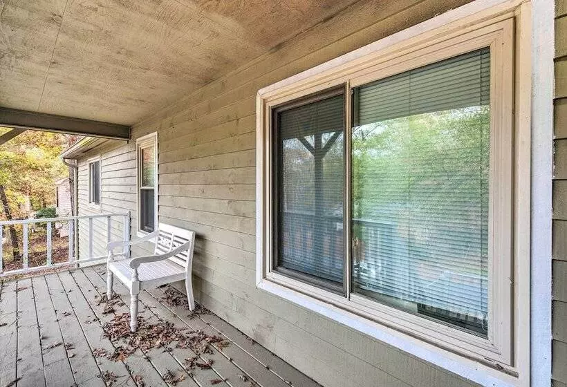 Family Friendly Marietta Home W/ Yard & Porch