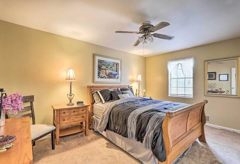 Family Home Near Panola Mountain State Park!