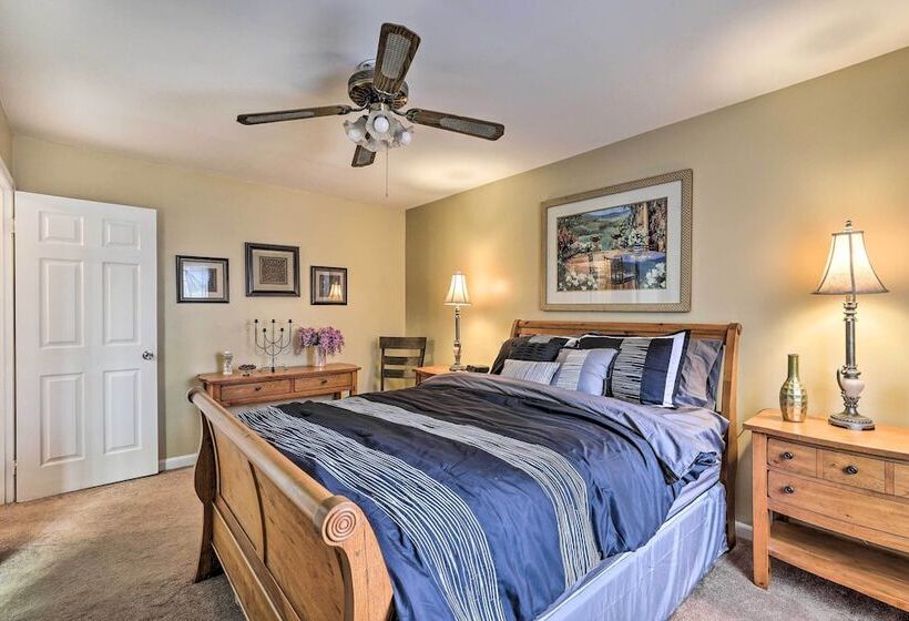 Family Home Near Panola Mountain State Park!