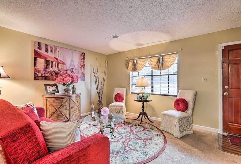 Family Home Near Panola Mountain State Park!