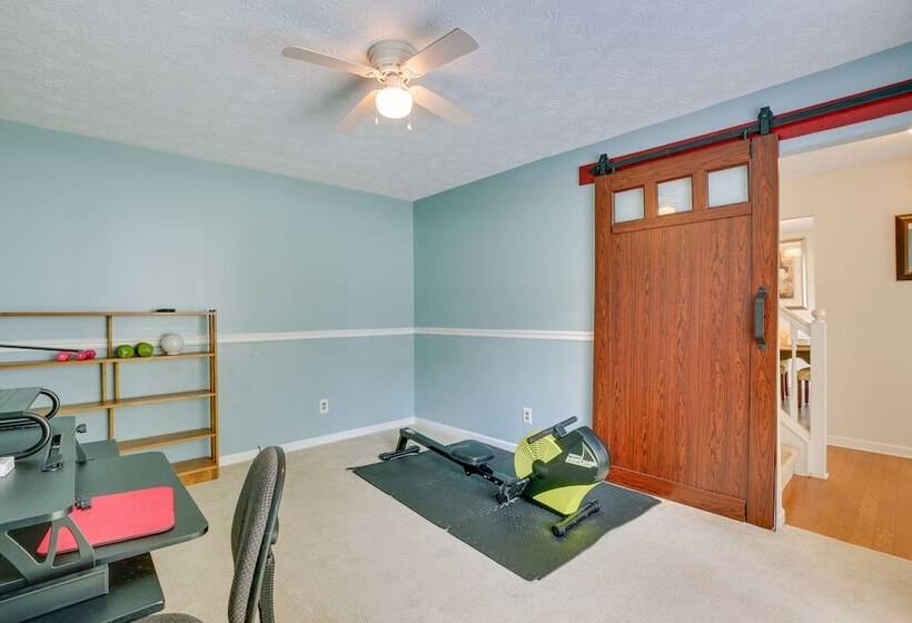 Family Home W/ Yard: 11 Mi To Dtwn Atlanta!