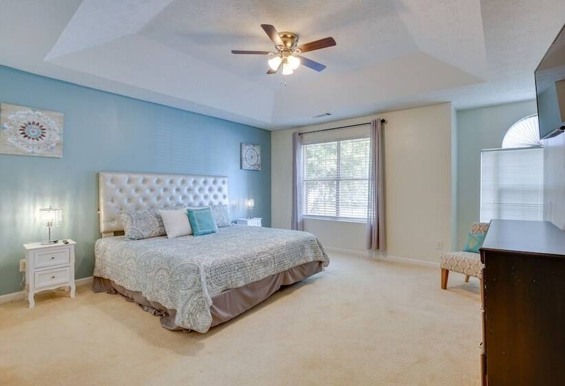 Family Home W/ Yard: 11 Mi To Dtwn Atlanta!