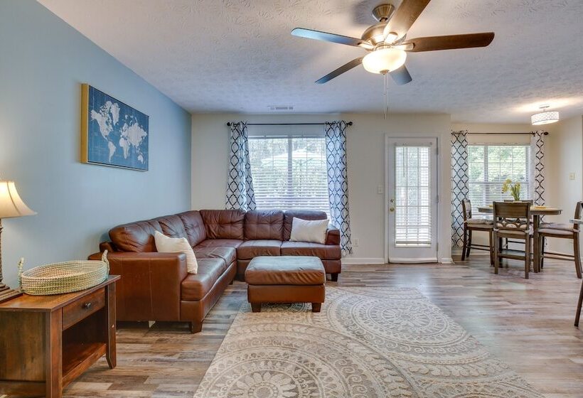 Family Home W/ Yard: 11 Mi To Dtwn Atlanta!