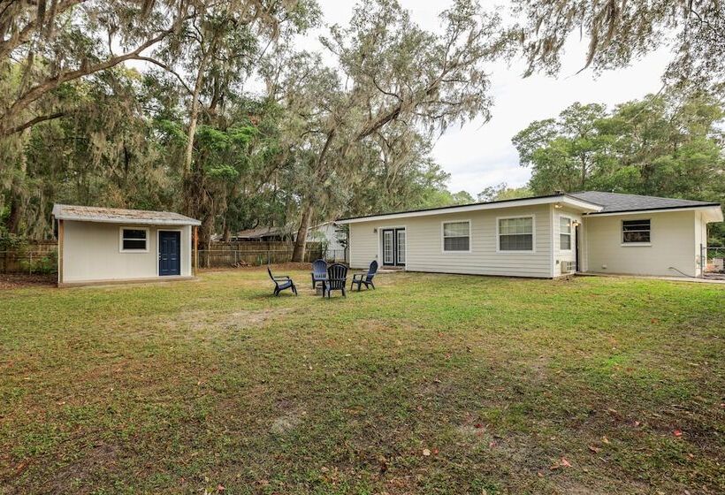 Gainesville Home W/ Fire Pit, 4 Mi To Uf Campus!