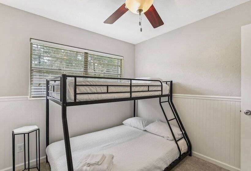 Gainesville Home W/ Fire Pit, 4 Mi To Uf Campus!