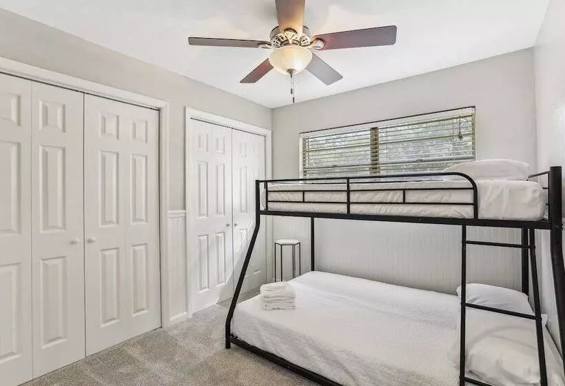 Gainesville Home W/ Fire Pit, 4 Mi To Uf Campus!