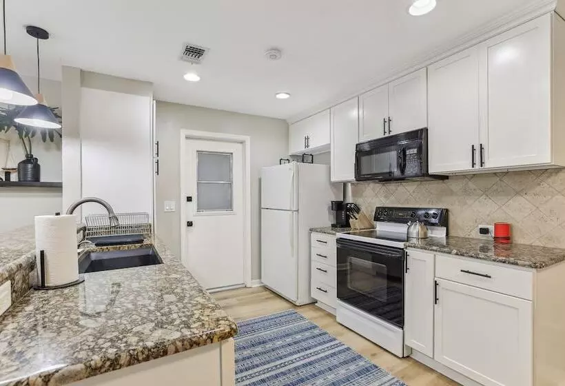 Gainesville Home W/ Fire Pit, 4 Mi To Uf Campus!