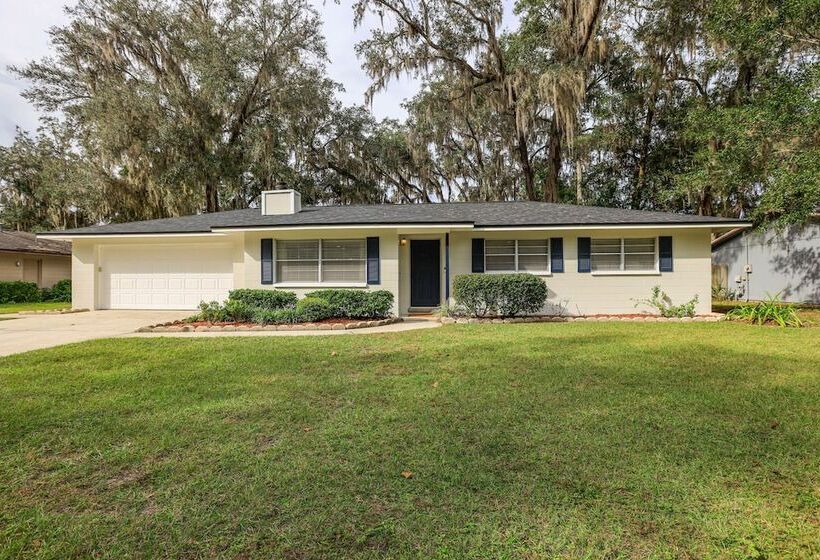 Gainesville Home W/ Fire Pit, 4 Mi To Uf Campus!