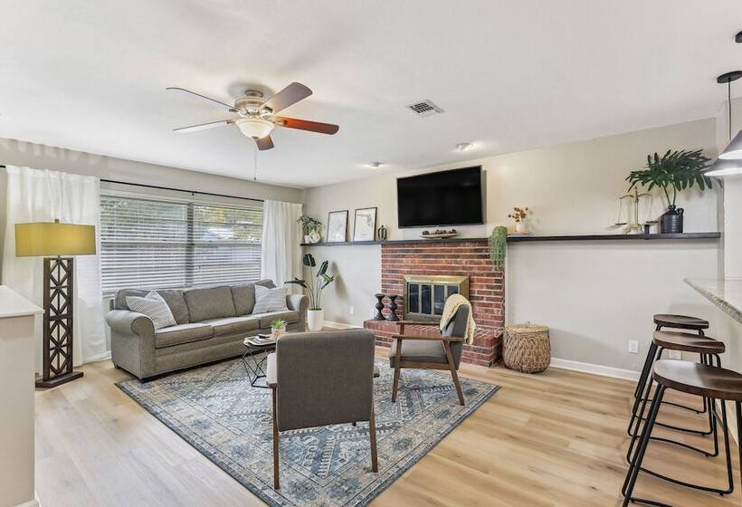 Gainesville Home W/ Fire Pit, 4 Mi To Uf Campus!