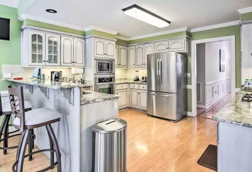 Gorgeous Evans Retreat < 14 Mi To Augusta!