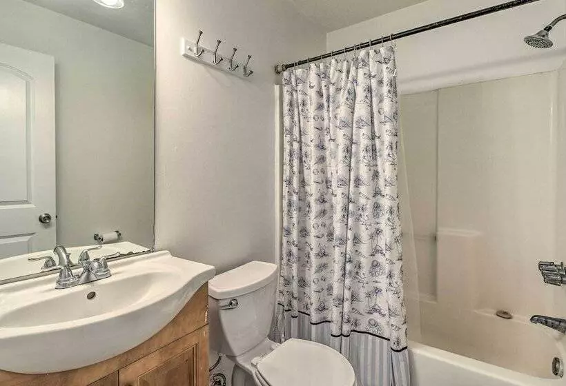 Home ~ 7 Miles To Savannah Historic District!