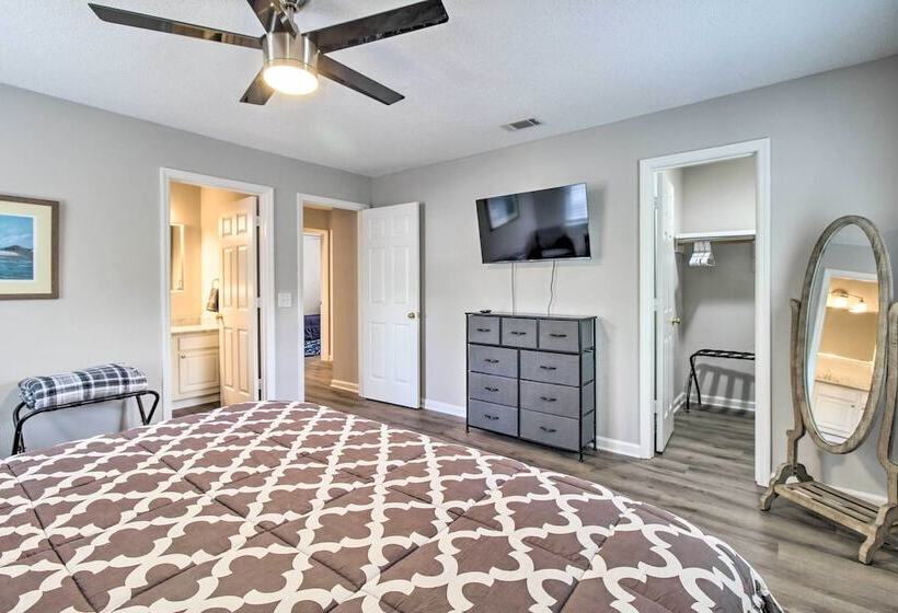 Ideally Located Luxe Beach House On Tybee Island