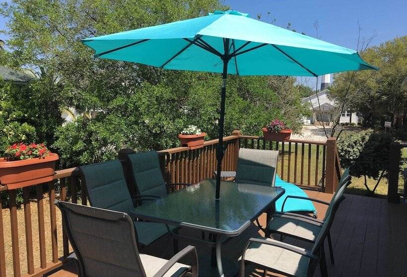 Ideally Located Luxe Beach House On Tybee Island