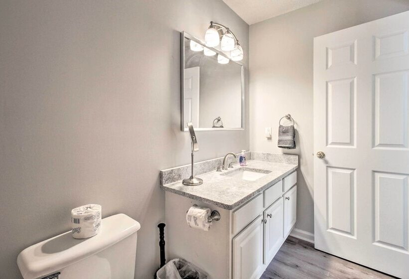 Ideally Located Luxe Beach House On Tybee Island