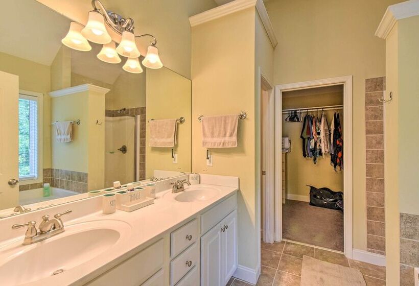 Home W/ Deck ~ 7 Mi To Downtown Dahlonega!