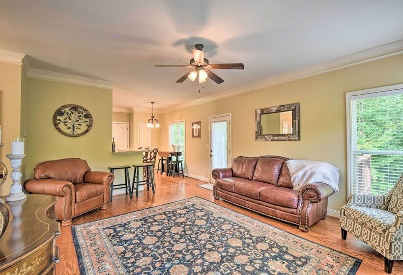 Home W/ Deck ~ 7 Mi To Downtown Dahlonega!