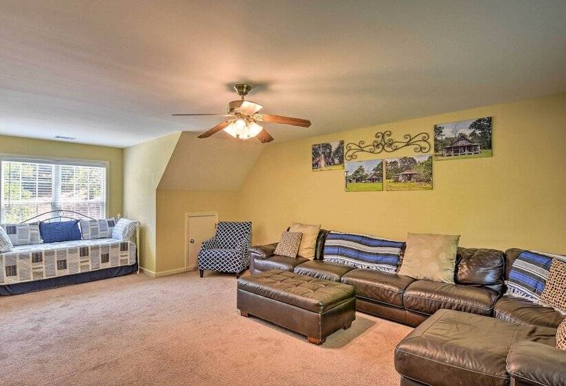 Home W/ Deck ~ 7 Mi To Downtown Dahlonega!