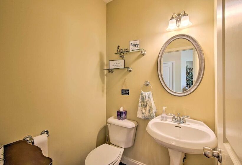 Home W/ Deck ~ 7 Mi To Downtown Dahlonega!