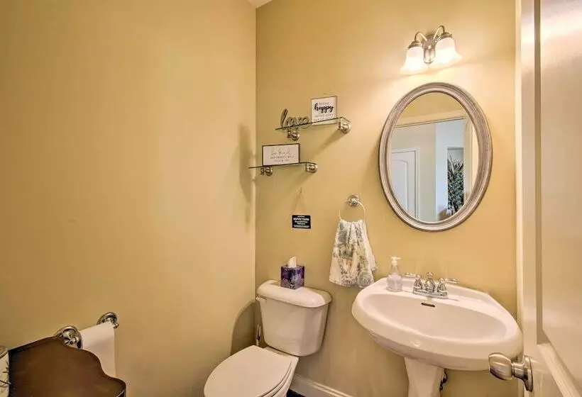 Home W/ Deck ~ 7 Mi To Downtown Dahlonega!