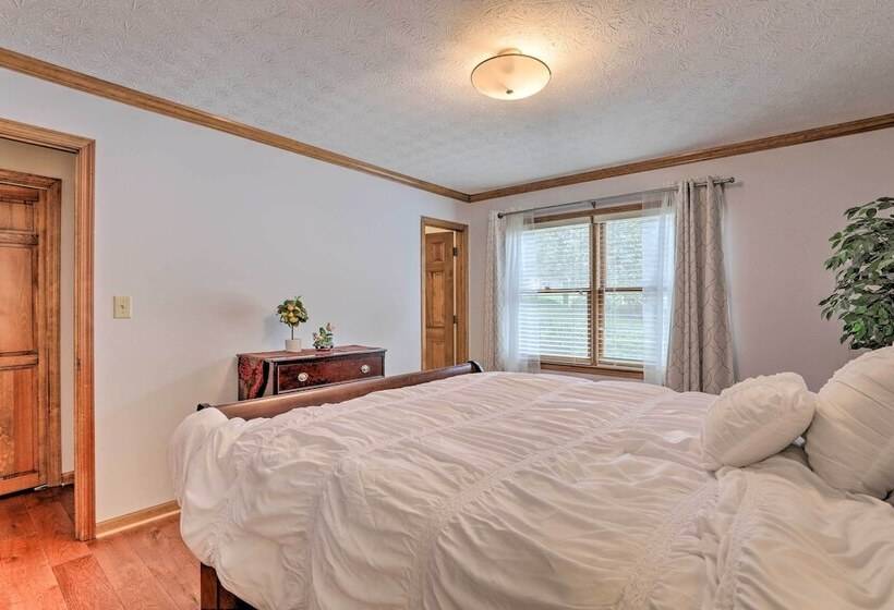 Inviting Duluth House W/ Deck 22 Mi To Atl!