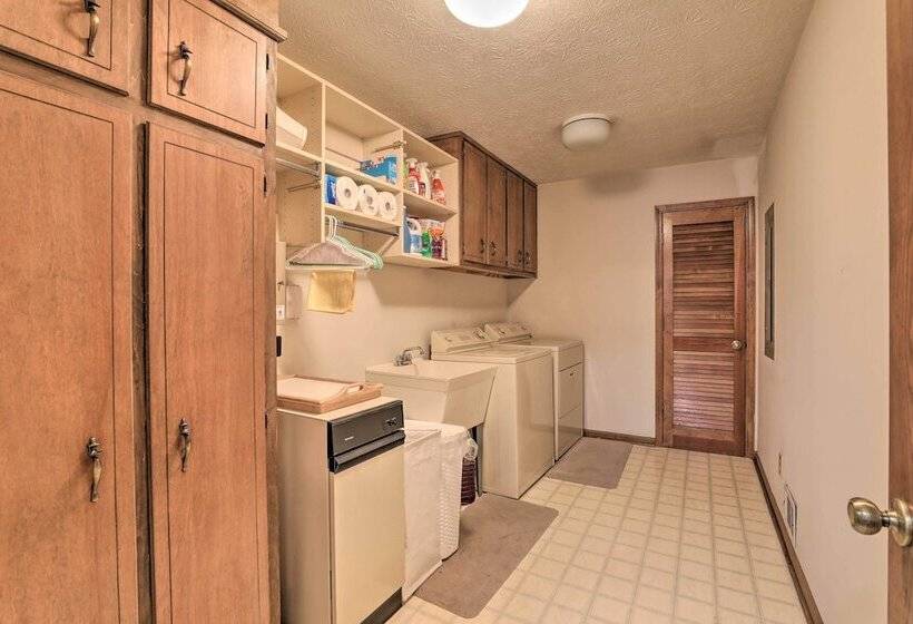 Inviting Duluth House W/ Deck 22 Mi To Atl!