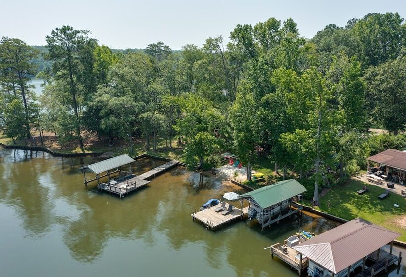 Lake Sinclair  Crooked Creek Cottage  W/ Fire Pit!