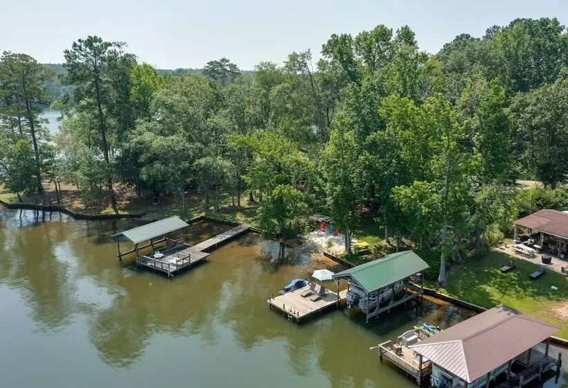 Lake Sinclair  Crooked Creek Cottage  W/ Fire Pit!
