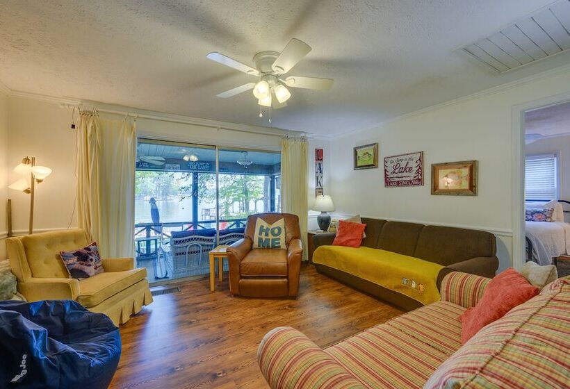 Lake Sinclair  Crooked Creek Cottage  W/ Fire Pit!