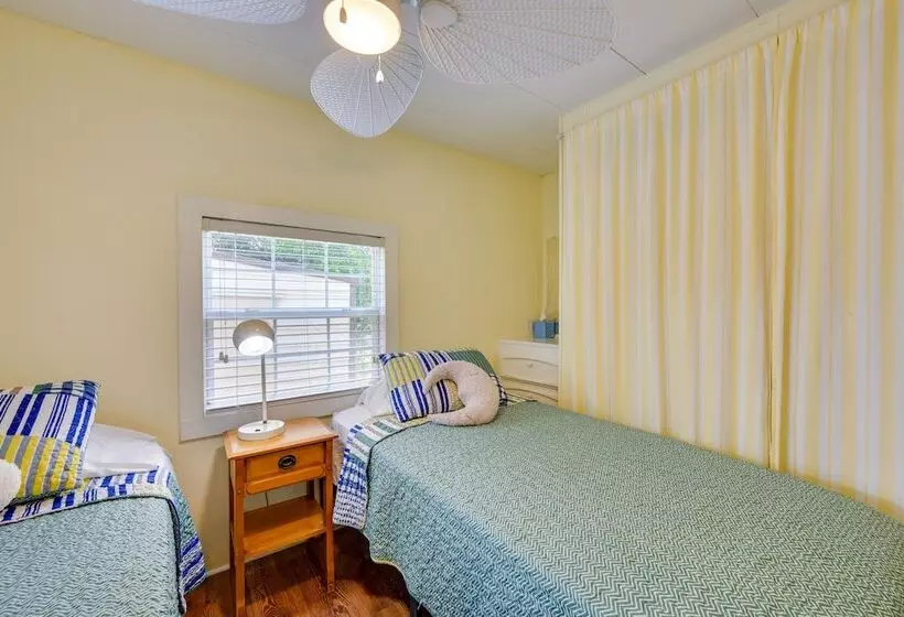 Lake Sinclair  Crooked Creek Cottage  W/ Fire Pit!