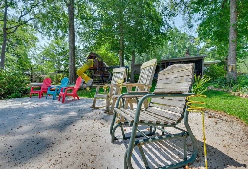 Lake Sinclair  Crooked Creek Cottage  W/ Fire Pit!