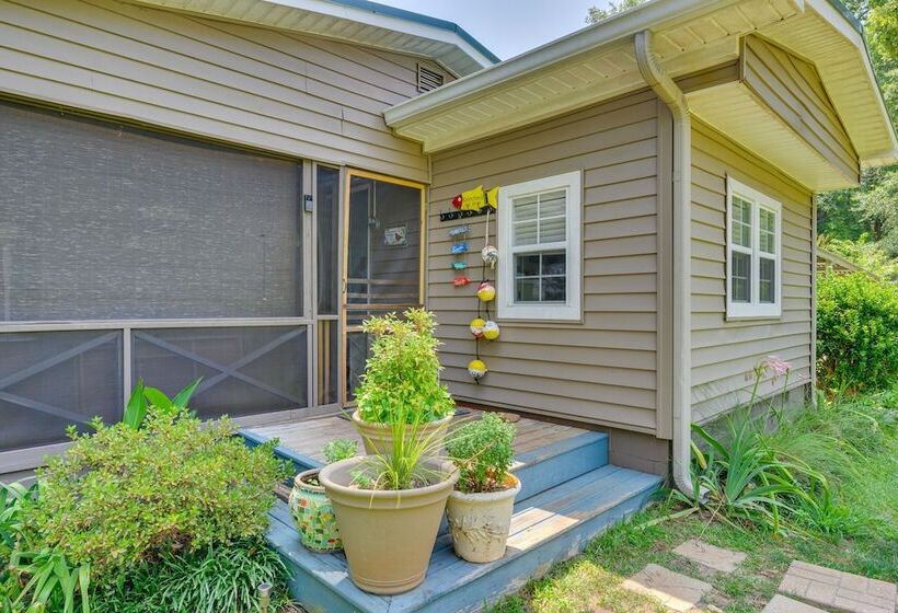 Lake Sinclair  Crooked Creek Cottage  W/ Fire Pit!