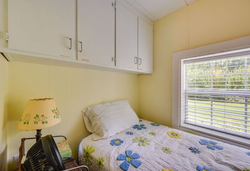 Lake Sinclair  Crooked Creek Cottage  W/ Fire Pit!