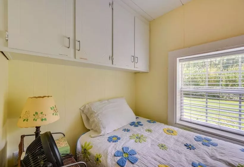 Lake Sinclair  Crooked Creek Cottage  W/ Fire Pit!