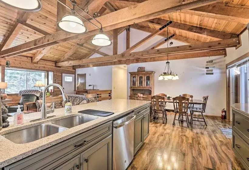 Lake Tahoe Mountain Retreat: 1 Mi To Heavenly Lift