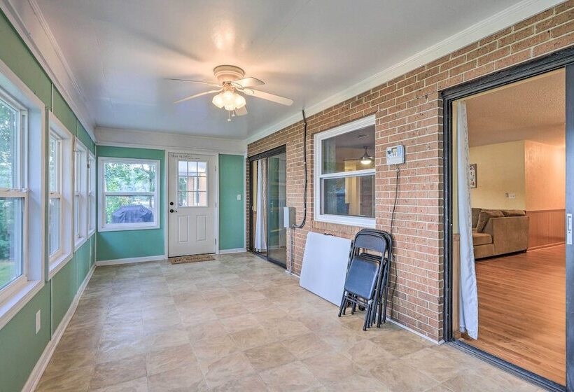 Lakefront Macon Getaway: Grill, Pet Friendly!