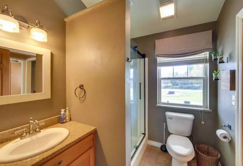 Lakefront Stephenson Retreat: Lake Access & Kayaks