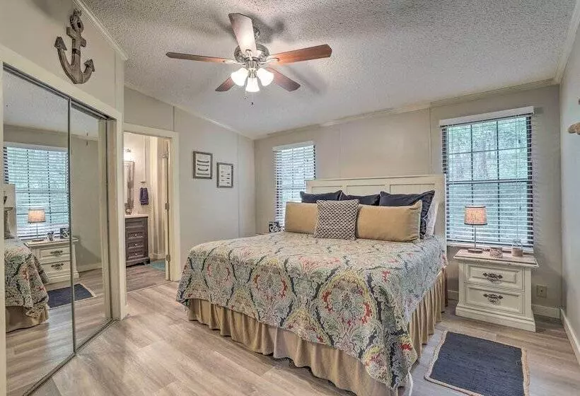 Lakeside Living: Sparta Retreat W/ Game Room!