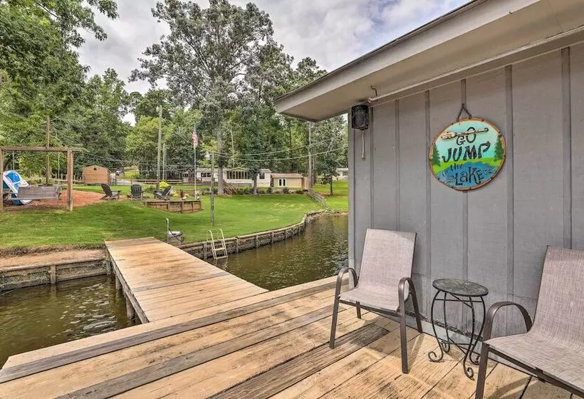 Lakeside Living: Sparta Retreat W/ Game Room!