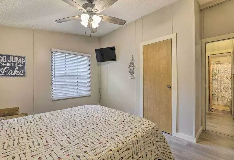 Lakeside Living: Sparta Retreat W/ Game Room!