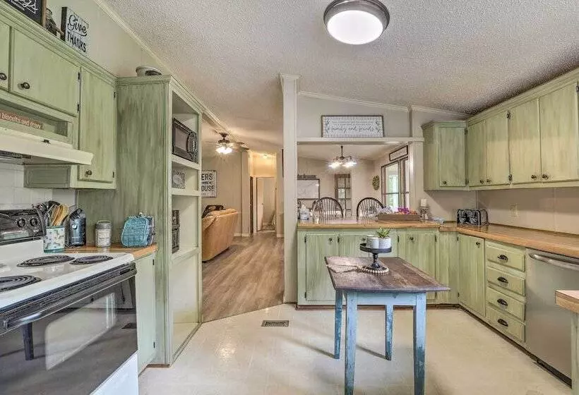 Lakeside Living: Sparta Retreat W/ Game Room!