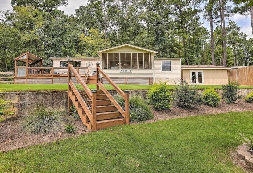 Lakeside Living: Sparta Retreat W/ Game Room!