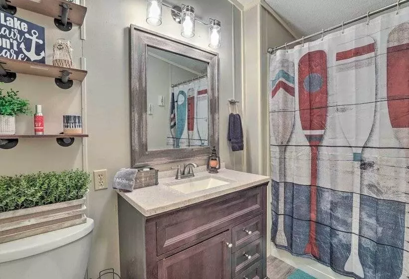 Lakeside Living: Sparta Retreat W/ Game Room!