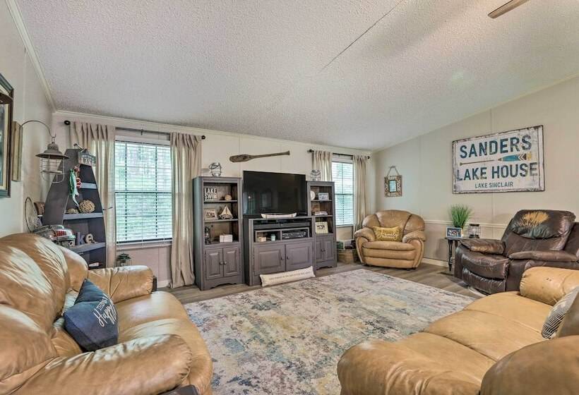 Lakeside Living: Sparta Retreat W/ Game Room!