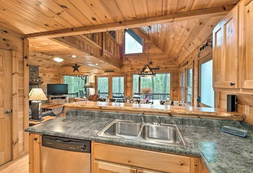 Long Pine Ridge Cabin W/ Luxury Amenities!