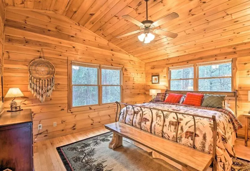 Long Pine Ridge Cabin W/ Luxury Amenities!