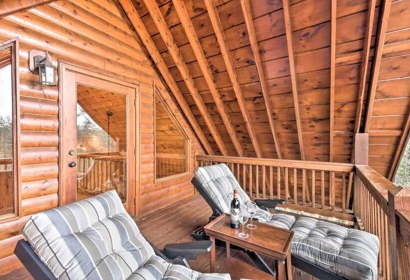 Long Pine Ridge Cabin W/ Luxury Amenities!