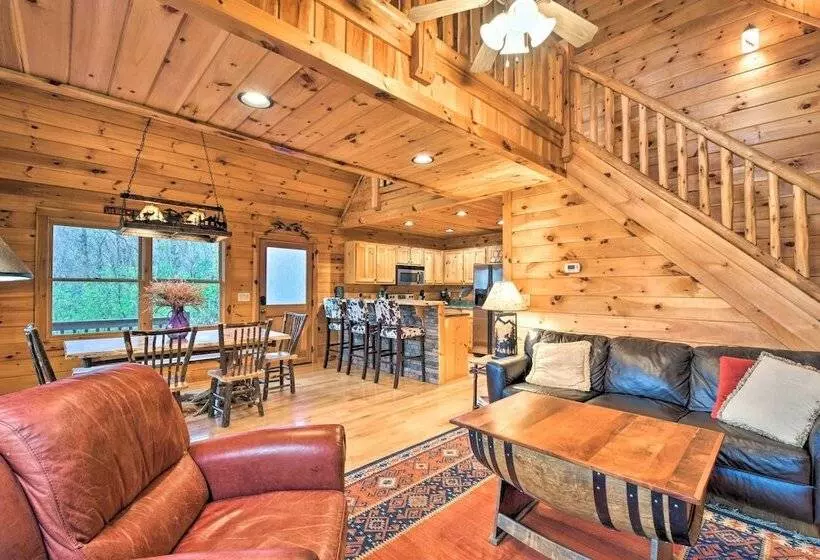 Long Pine Ridge Cabin W/ Luxury Amenities!